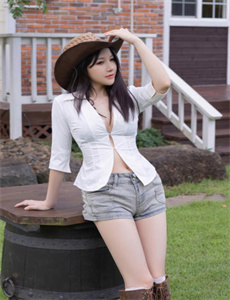 丰满的女邻居做爰2